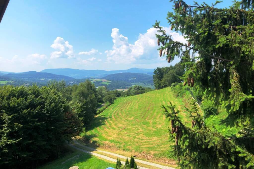 Villa Dom Na Wzgorzu Z Pieknymi Widokami. Miejsce Tropie Exterior foto